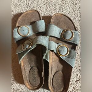 Women’s aerie sandals